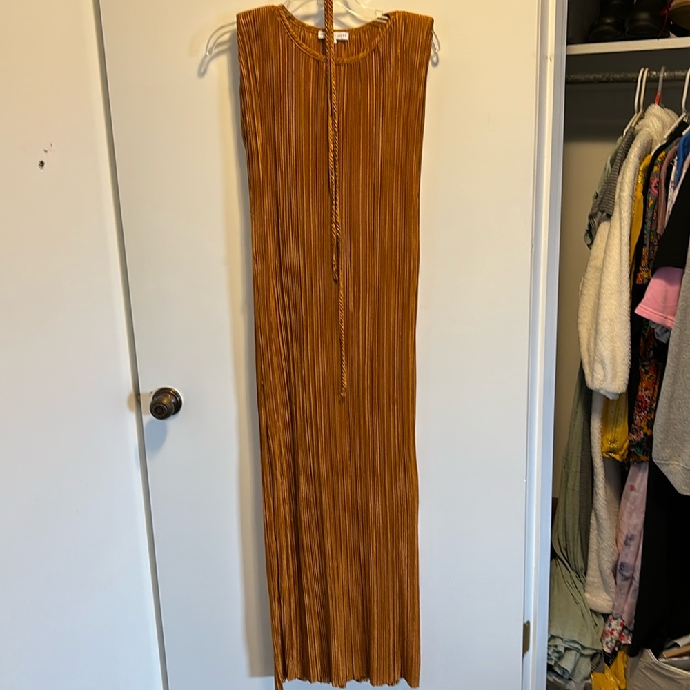 Maxi dress only worn once